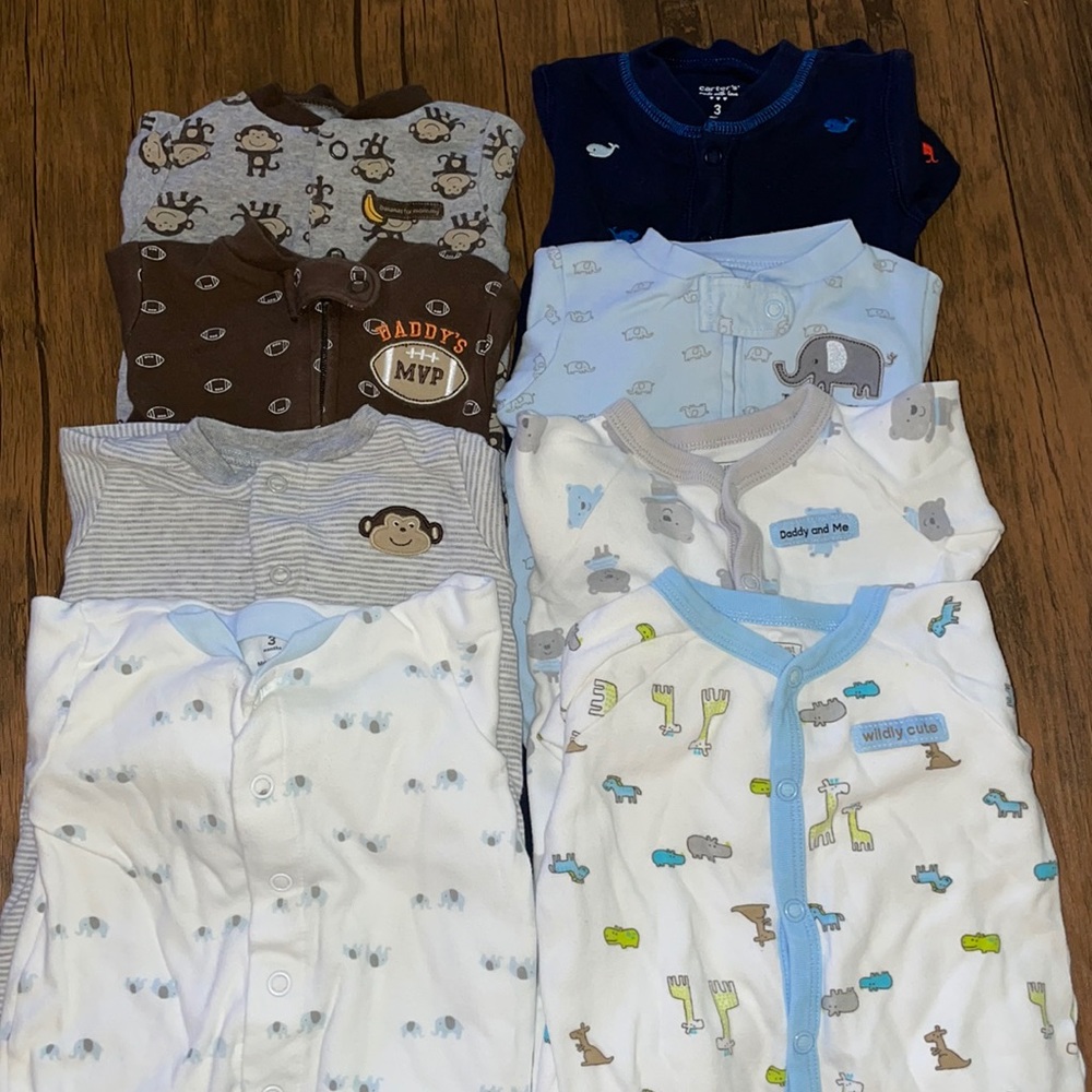 8 Pajamas - Size 3 months